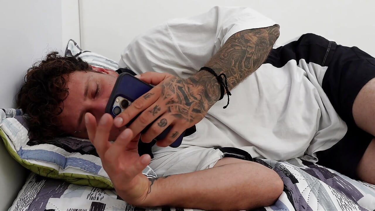 Recomendações médicas: Eu fodo jogador doente para aliviar sua dor - Karen Sleent e Nick Jowell