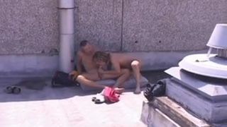 Hardcore zonder condoom homo -hengsten hete ontmoeting in de buitenlucht