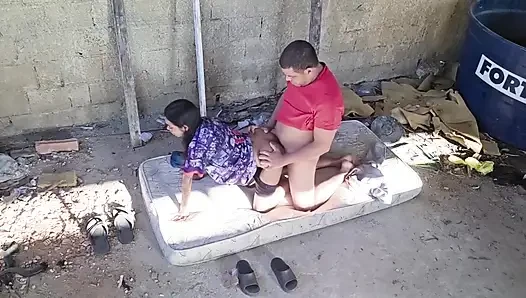 Лесбиянка на террасе
