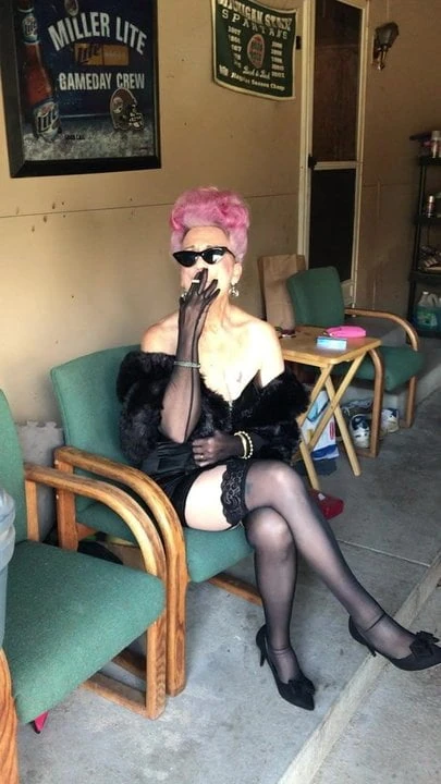 me smoking in black