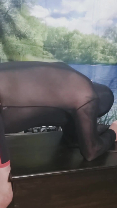UnvergesslicheR MOMENT von "SIE HAT EINEN NADELSCHWANZ GEFUNDEN, MIT DEM SIE HIA-ARSCH FICKEN KANN"