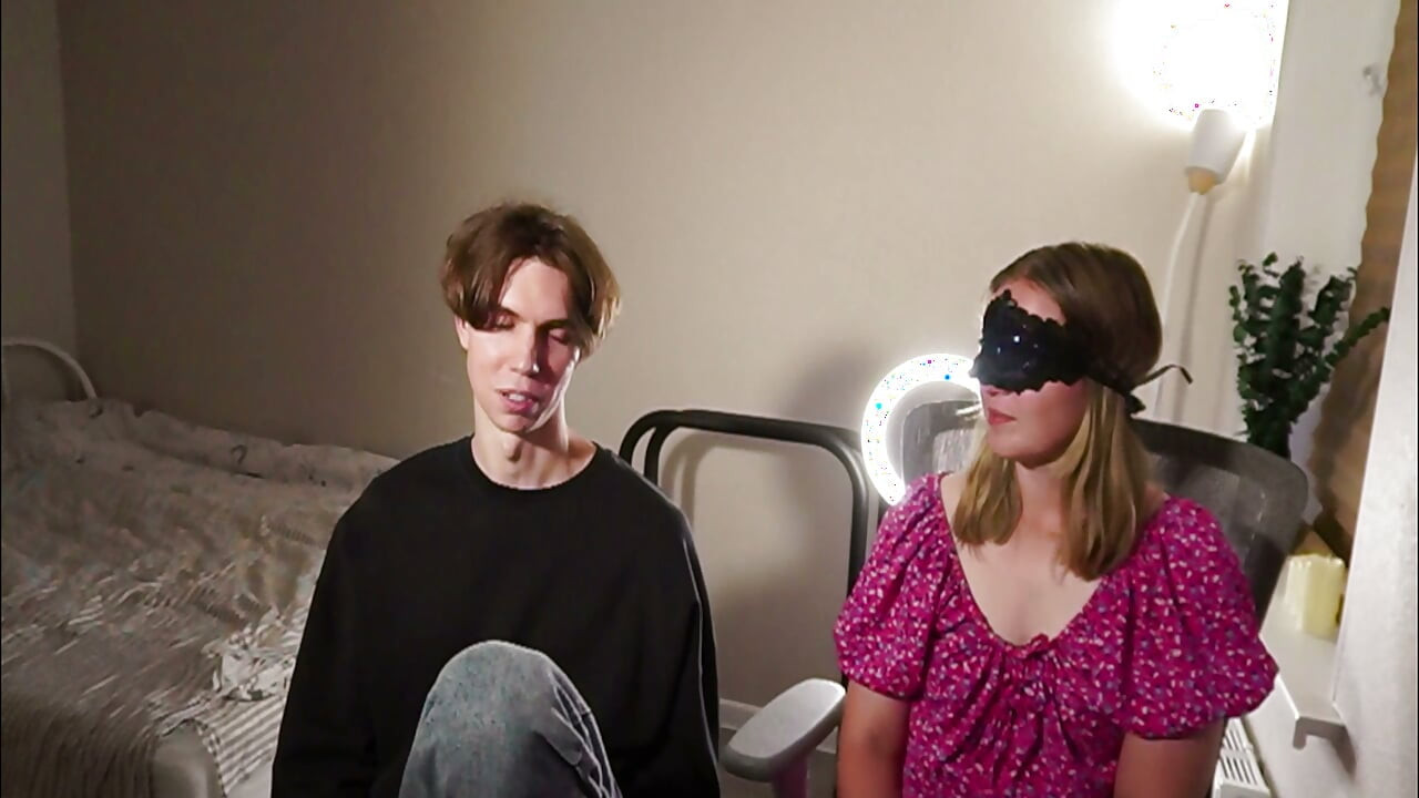 First Date: She Sucked Me, I Fingered Her, Too Nervous to Fuck