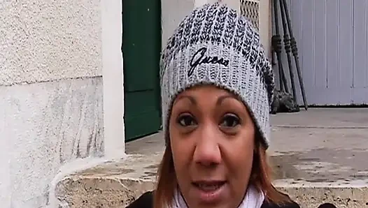 Fransa'dan büyük götlü zenci kadın büyük yarağı nasıl boşaltacaklarını biliyor