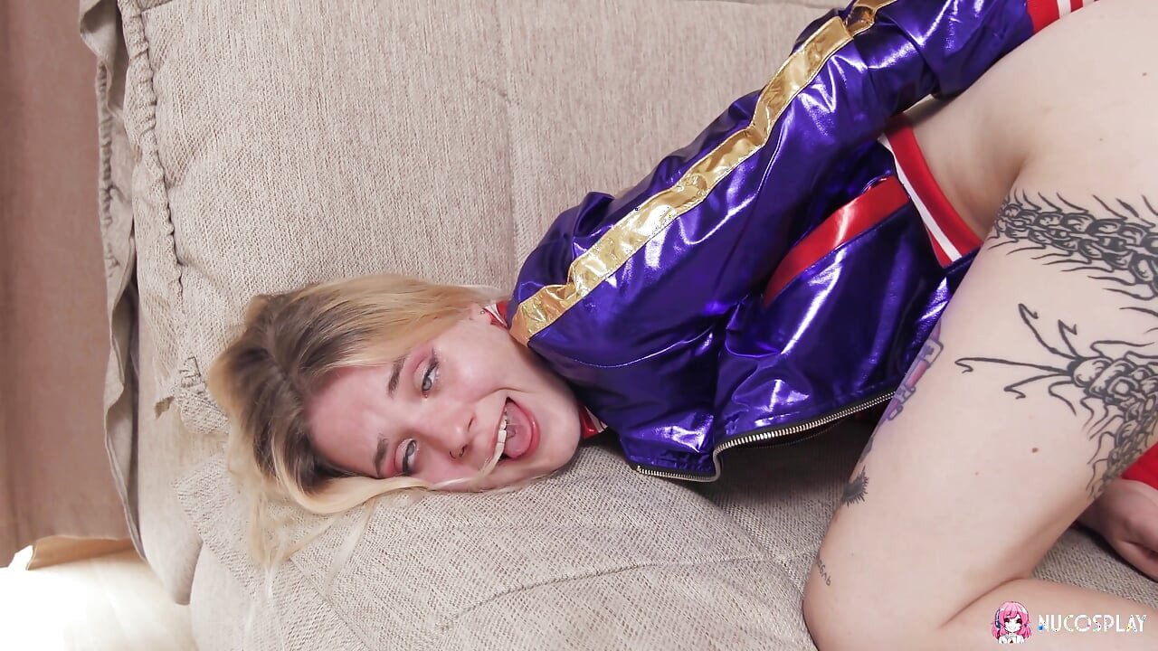 Angelina Bong Kosplej savršena harley quinn cumslut