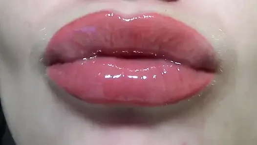 Lips fetish! Kissing! Lips gloss!