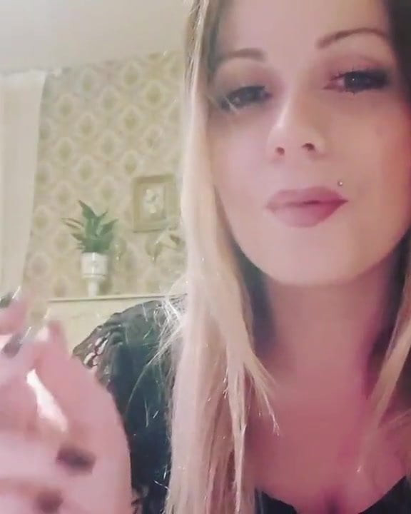 Lipstick Smoking