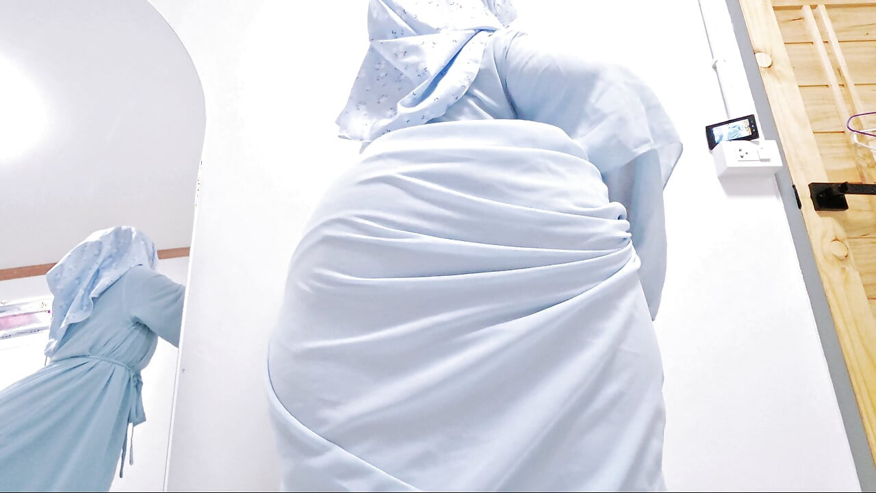 POV: Hijabi Girl With Elegant Blue Abaya Tease