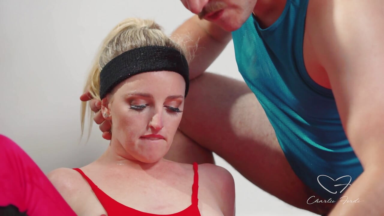 찰리 포드, 우디 Alyx의 핏 운동