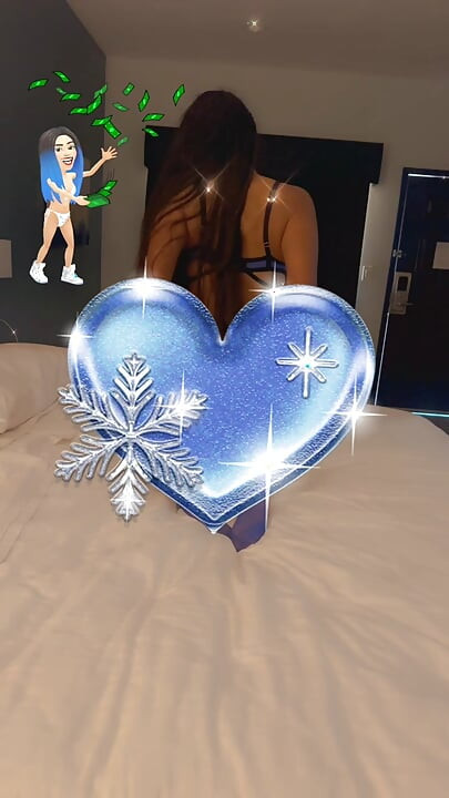 Barbiie jest po prostu zbyt inTOXCating z tej Niebieskiej Bielizny PlayBoy.