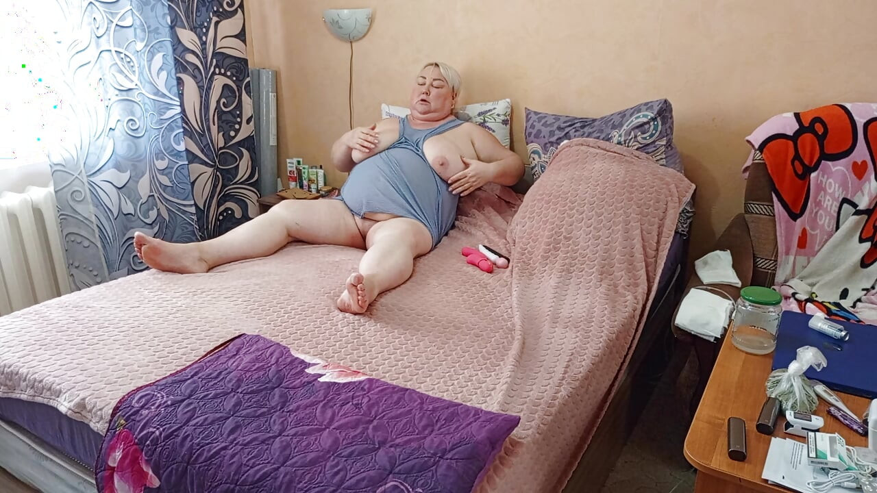 Mother-in-law with big hairy cunt masturbates
