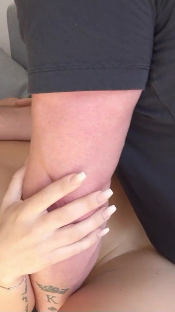 "Instagram fitness modeli zuzu tatlı konuşma alman adam tarafından amatör sikiş" den büyüleyici an