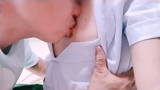 18+ YAŞıNDAKI ÖĞRENCI ÜVEY BABASıNA BEKARETINI VERMEYE KARAR VERDI