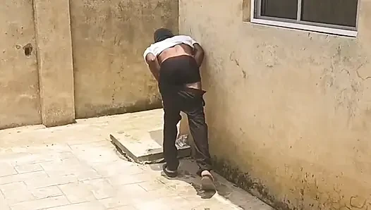 Neredeyse iş üzerinde yakalandı