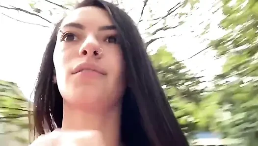 Ich bin zu RJ gegangen, ich wollte meine Muschi geben, aber niemand ist aufgetaucht
