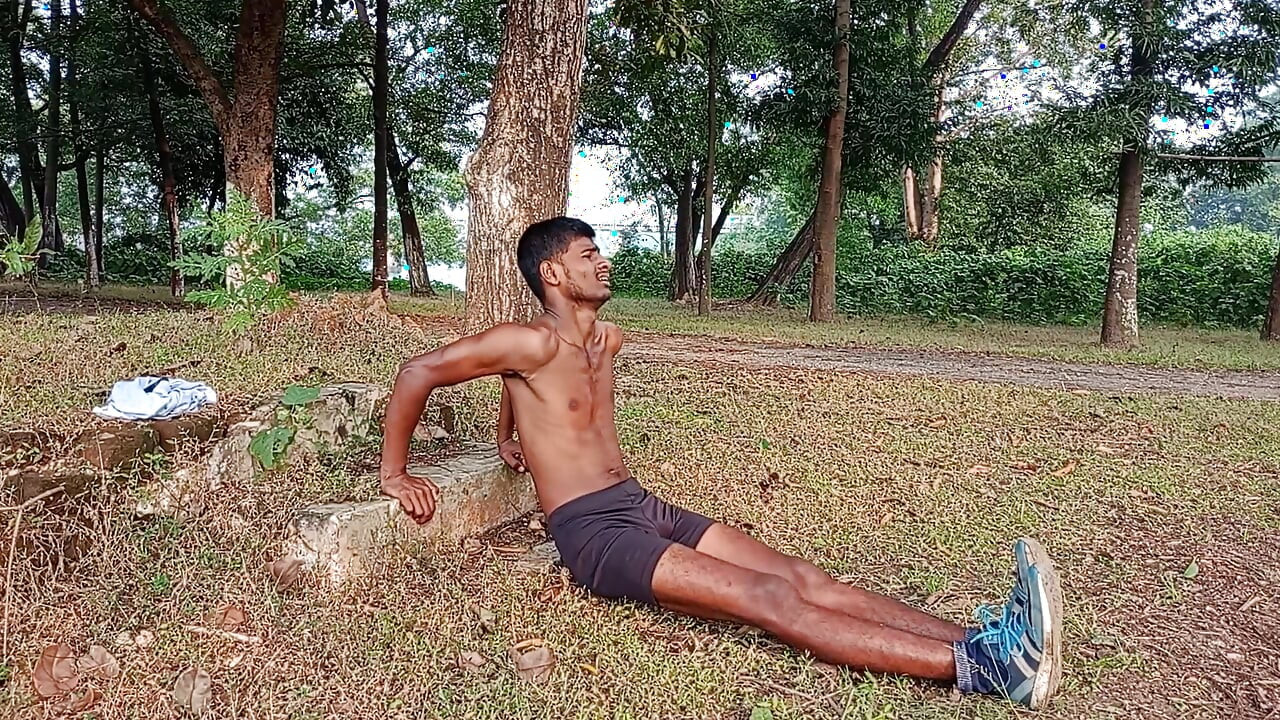 Latihan sipmu biarkan gadis ini di pangkuanmu