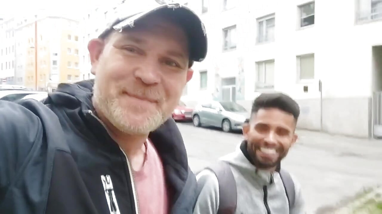 내 엉덩이에 질싸하는 안젤로 .섹시한 친구