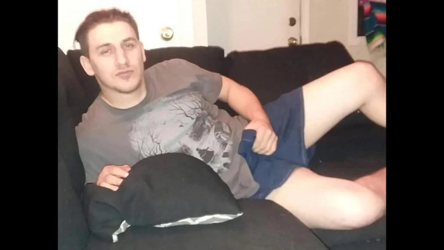 This Straight Pot-Head Teases You Mercilessly and Laughs