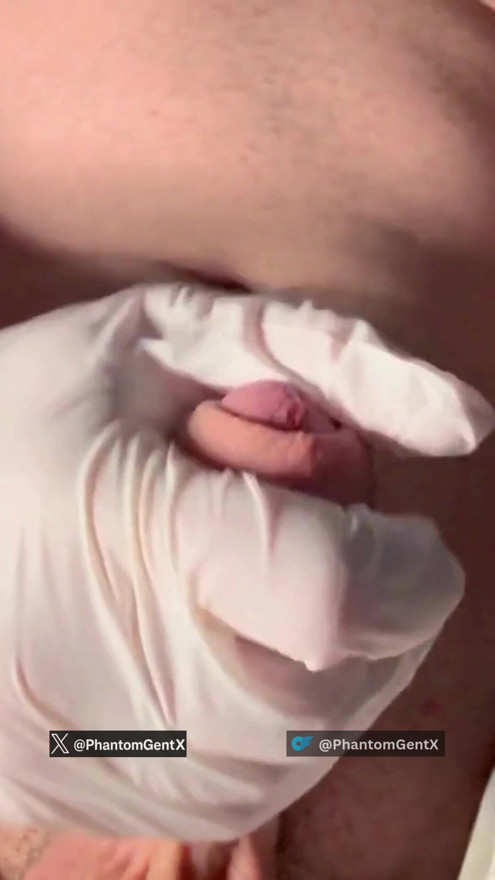 Precum lubrifica as glandes - GhostGentX