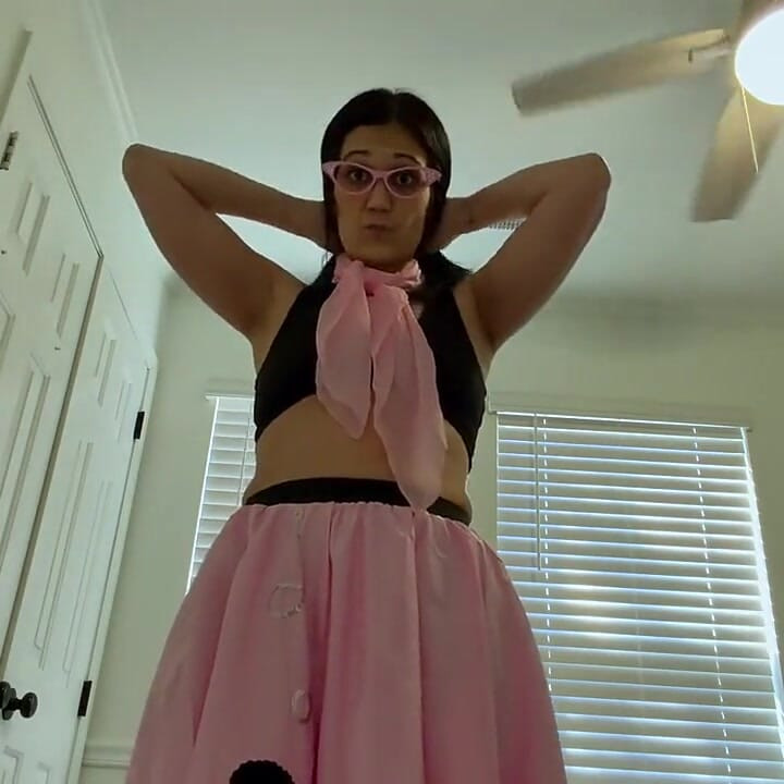 Devyns zwoele reuzin fantasie HD pov kleine sensatie wacht!