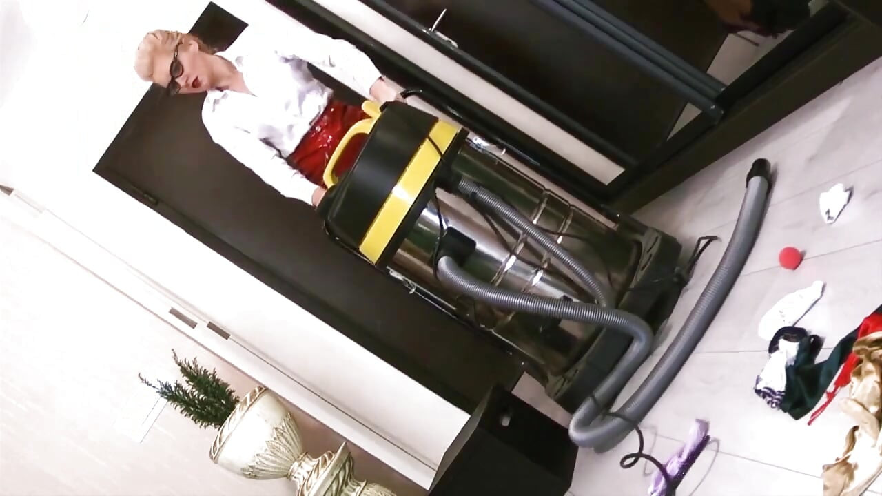 Vaccuming in Latex