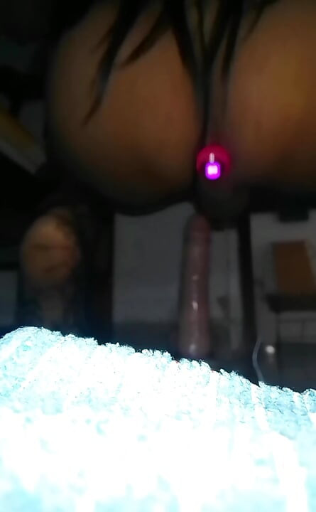 Az első rövid videó dildó a seggemben