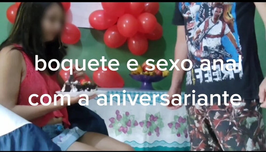 Follando el culo de la cumpleañera