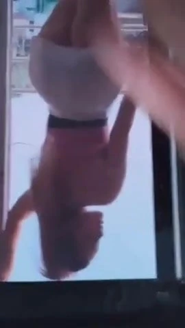 Cum tribute Madeleine 25 riquisima culote me calienta mucho