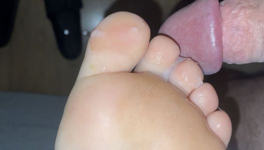 Big Cum on Small Toes