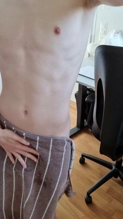 Slow teasing toweldrop