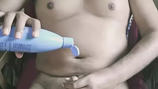 Desi Nude Horny Indian Guy Oiling and Masturbating