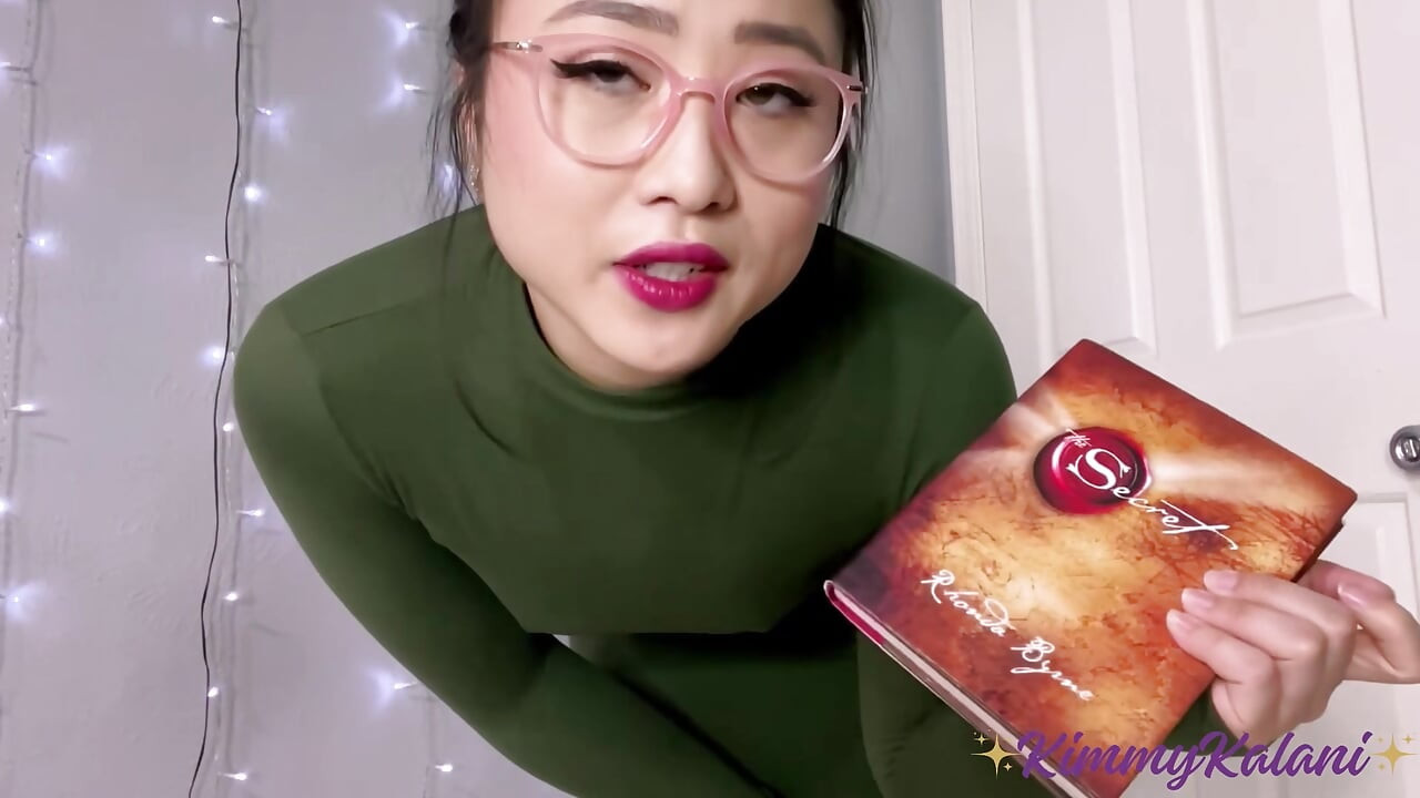 Gorąca azjatycka bibliotekarz połyka spermę, aby utrzymać cię w ciszy -ASMR BJ