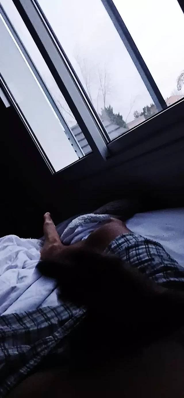 I wake up with a boner and horny and ended with a fap and cum