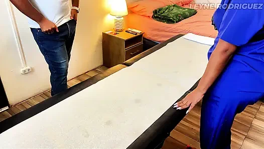 Massage with an unexpected happy ending - Risky Cum