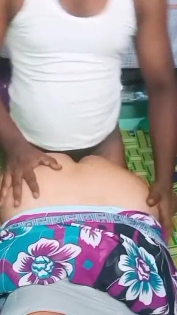 Detik ikonik dari "India berkongkek dengan budak muda dan makcik Tamil"