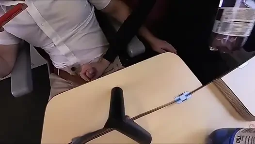 Trende adrenalin. Tuvalette yakalandı