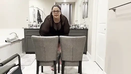 Luxe in dessous: Plump Paradise Enger stuhl necken (wmv)