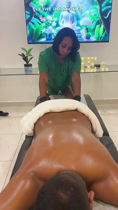 Leyne Rodriguez: Hot Latina in Massage Uniform Gives an Intense Oiled Session
