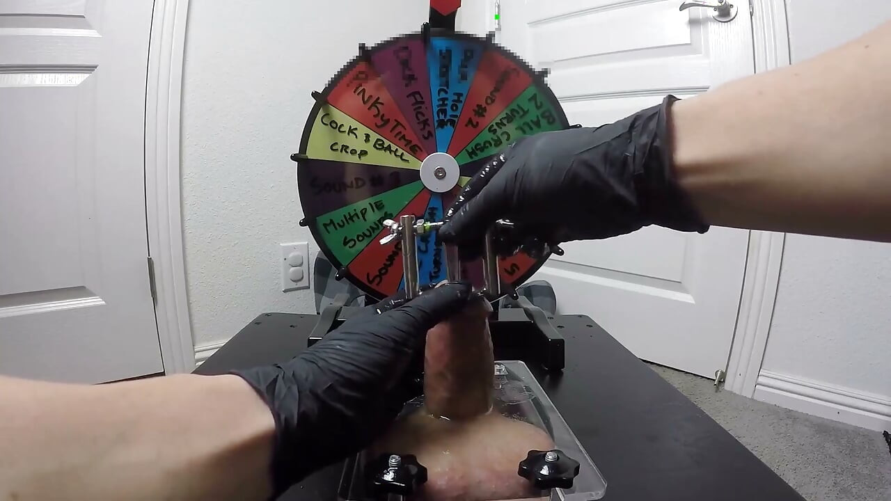 My Stepmom Plays Roulette with My Dick and Squeezes Out All the Juices
