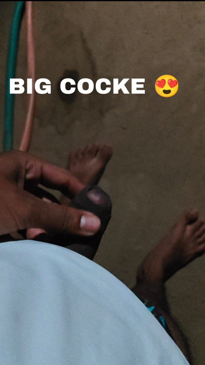 See my big cock girl dm me to sucke my deek