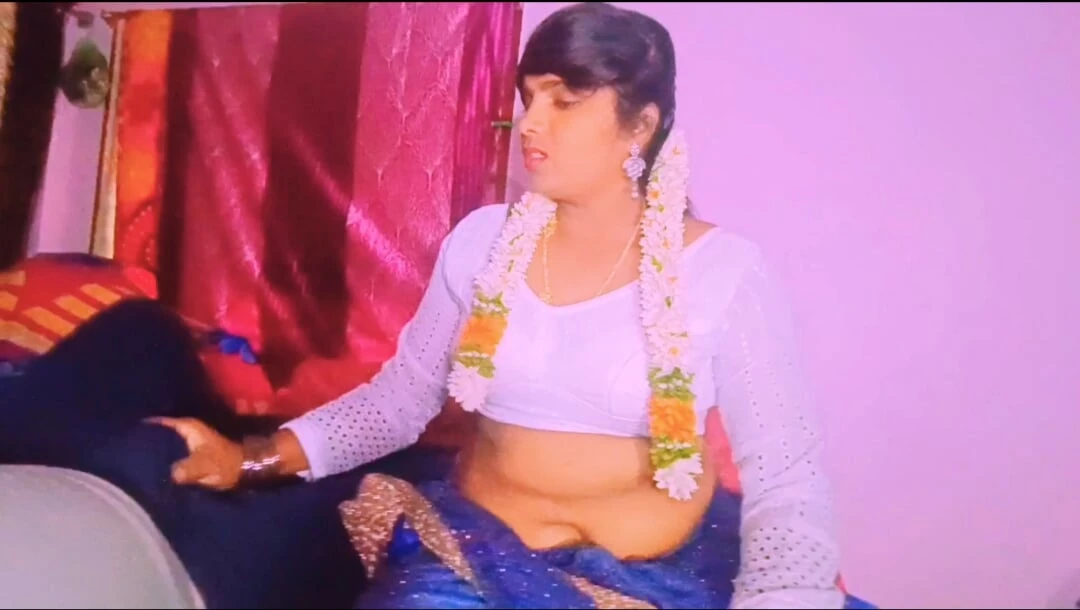 Makan malik aanti ne kirayedar larke ke sath seks kiya tha. telugu gndi bat karte hue.