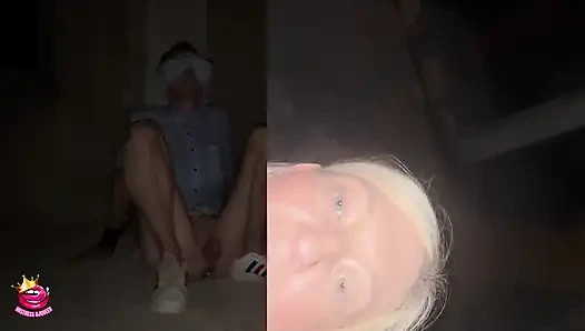 Dibiarkan sendirian ditutup matanya sambil bugil dan diekspos