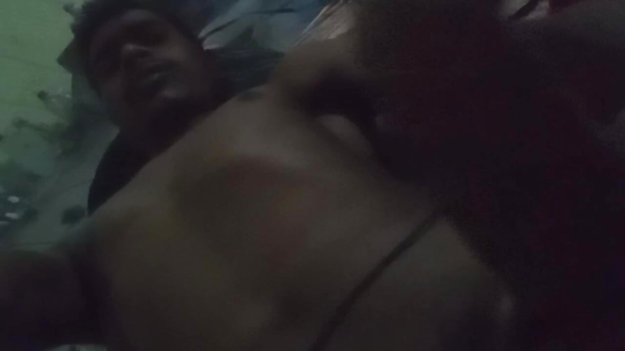 Aaj morning time mein land khada ho gaya building mein desi aunty ki sexy chudai