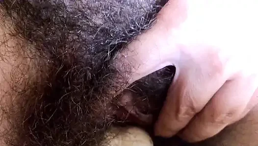Büyük dildo ile anal yakın çekim