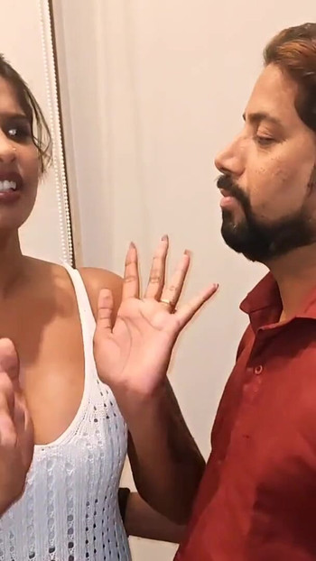"बूढ़े ससुर और सौतेले बेटे ने अपनी सौतेली बेटी तेजस्विनी भाभी के साथ जोरदार सेक्स किया और"