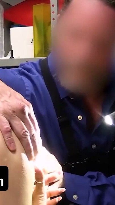 紫羅蘭寶石穿著小偷服裝在商場被抓到入店行竊 - Shoplyfter | 短片 1