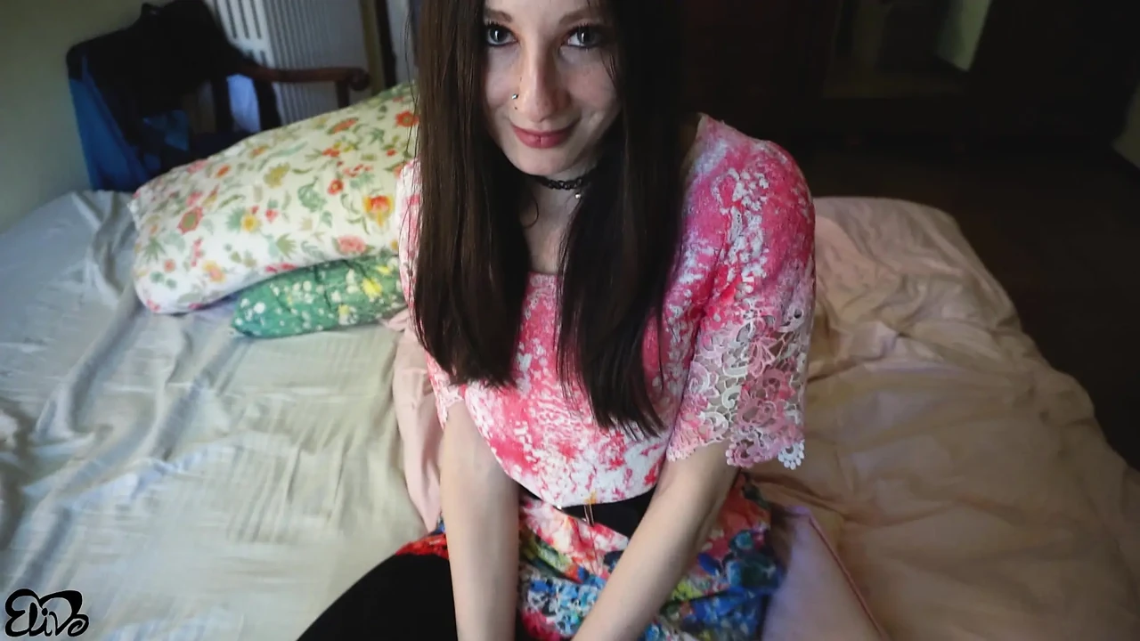 ElivaLove - The classic treatment for a girlfriend in love (swallow cum)