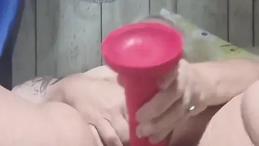 Büyük sarkık memeler ve şişman uzun bir yarak