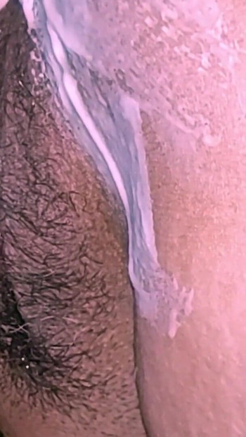 Ich rasiere muschi und anus meiner freundin | Clip 1