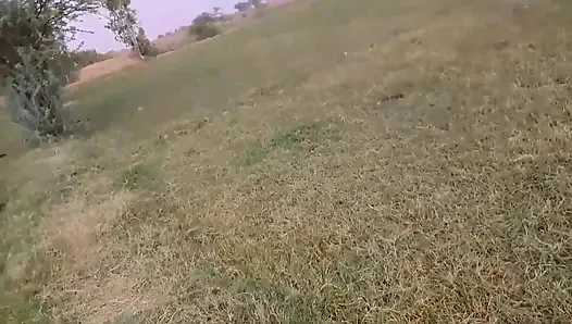Pawg culo bionda cougar viene scopata nel parco
