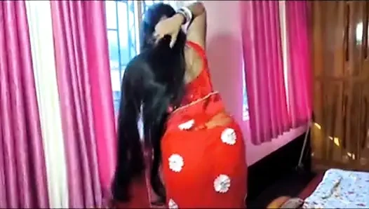 Aku lagi asik ngentot memekku habis-habisan sampai aku crot di dalam memek pacarku!
